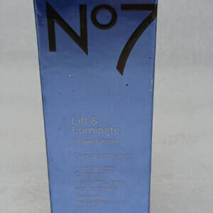 No 7 Lift & Luminate SPF15 Foundation 30ML 1 oz mocha